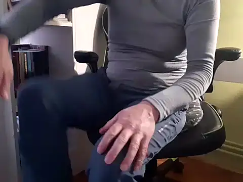 feathersify online show from November 26, 2025, 6:47 am