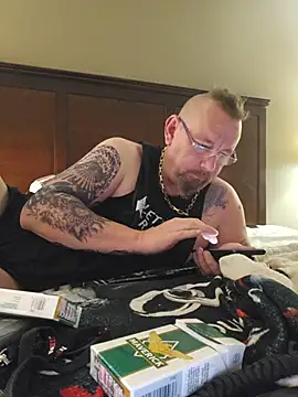 Snapshot of Littledick007007 chatting on November 1, 2025, 1:24 pm Littledick007007 online show from November 1, 2025, 1:24 pm