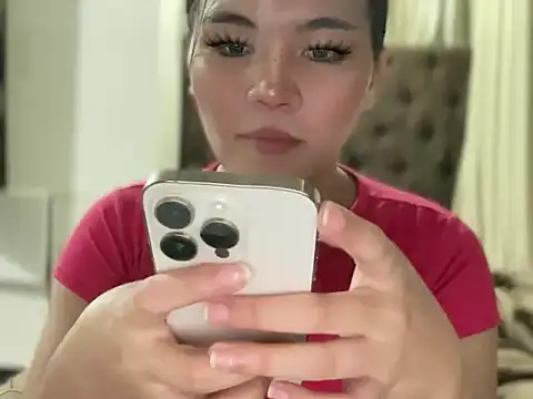 Lilly cruz online show from May 5, 2026, 12:13 pm