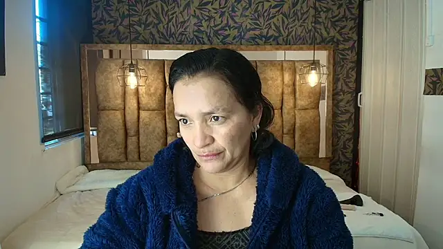 MarilynMiilf  online show from June 10, 2026, 7:35 pm