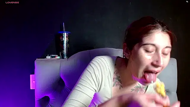 Red-moon1 online show from February 16, 2026, 4:41 am