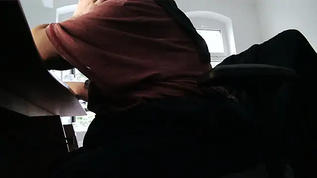 Snapshot of chubbysmallcock@xh chatting on September 21, 2025, 4:41 pm chubbysmallcockxh online show from September 21, 2025, 4:41 pm