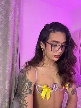 Samantha Bernardo online show from March 27, 2026, 3:45 am