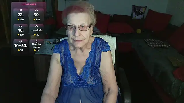 HeisseomaOriginal online show from December 2, 2025, 8:08 am