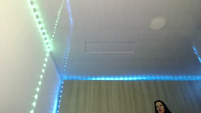 Selene93 online show from November 9, 2025, 7:34 pm