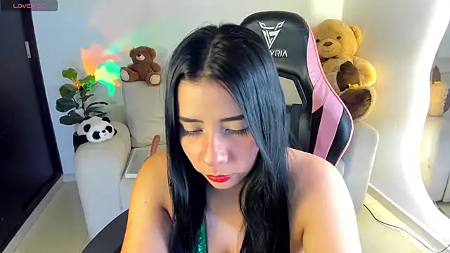 eval lee18 online show from October 26, 2025, 2:06 am