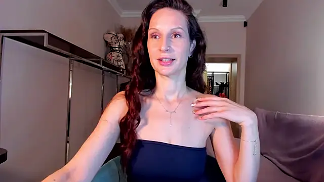 Snapshot of Mila_Anders chatting on September 10, 2025, 4:56 am Mila Anders online show from September 10, 2025, 4:56 am