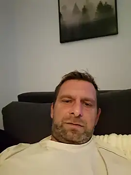 Snapshot of Mjn34 chatting on September 18, 2025, 5:20 am Mjn34 online show from September 18, 2025, 5:20 am