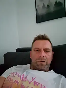 Snapshot of Mjn34 chatting on October 1, 2025, 5:46 am Mjn34 online show from October 1, 2025, 5:46 am