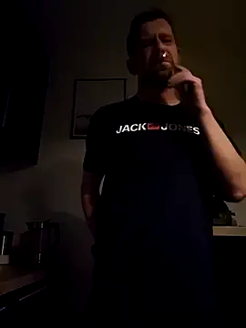 Snapshot of Mjn34 chatting on October 8, 2025, 5:49 am Mjn34 online show from October 8, 2025, 5:49 am