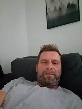 Snapshot of Mjn34 chatting on October 28, 2025, 7:23 am Mjn34 online show from October 28, 2025, 7:23 am