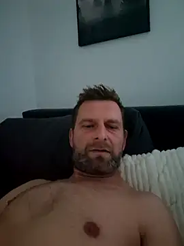 Snapshot of Mjn34 chatting on November 3, 2025, 6:47 am Mjn34 online show from November 3, 2025, 6:47 am