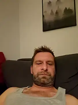 Snapshot of Mjn34 chatting on November 25, 2025, 6:35 am Mjn34 online show from November 25, 2025, 6:35 am