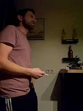 Snapshot of Mjn34 chatting on November 26, 2025, 6:36 am Mjn34 online show from November 26, 2025, 6:36 am