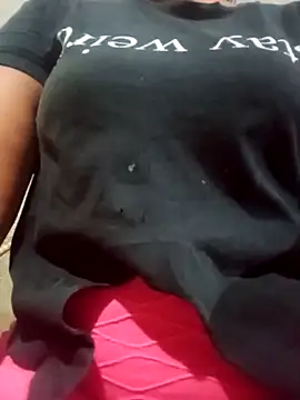 Snapshot of ValeriaSantos- chatting on February 20, 2025, 3:12 am ValeriaSantos- online show from February 20, 2025, 3:12 am