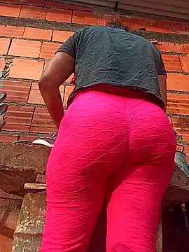 Snapshot of ValeriaSantos- chatting on February 20, 2025, 12:15 pm ValeriaSantos- online show from February 20, 2025, 12:15 pm