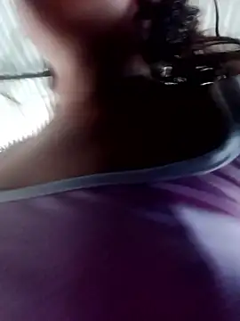 Snapshot of ValeriaSantos- chatting on March 1, 2025, 7:04 pm ValeriaSantos- online show from March 1, 2025, 7:04 pm