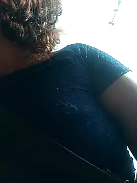 Snapshot of ValeriaSantos- chatting on March 20, 2025, 7:04 pm ValeriaSantos- online show from March 20, 2025, 7:04 pm