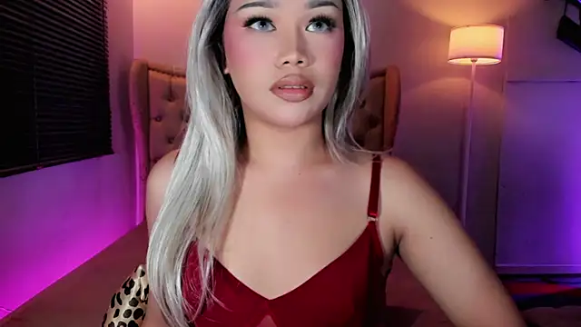 Snapshot of BoaHancockx chatting on December 22, 2025, 5:43 pm BoaHancockx online show from December 22, 2025, 5:43 pm