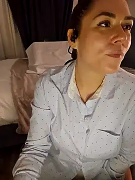 Ellie-L-Elizabeth online show from February 5, 2025, 2:19 am