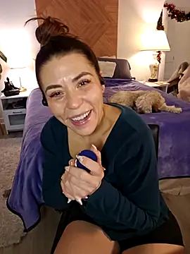 Ellie-L-Elizabeth online show from December 2, 2025, 3:18 pm