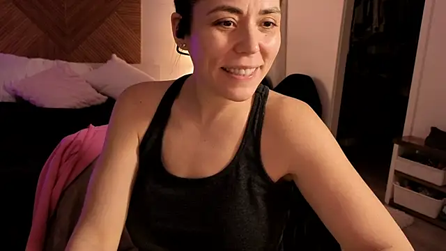 Ellie-L-Elizabeth online show from February 3, 2026, 2:53 am