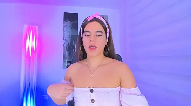 Snapshot of alask_pears0 chatting on February 3, 2025, 3:59 pm alask pears0 online show from February 3, 2025, 3:59 pm