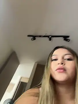 lunablossom  online show from March 2, 2026, 6:48 pm