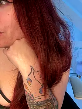 Snapshot of LunaMoongirl chatting on October 23, 2025, 4:17 pm LunaMoongirl online show from October 23, 2025, 4:17 pm