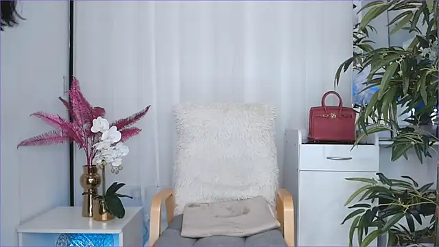 Holy Bliss online show from May 8, 2026, 8:47 pm