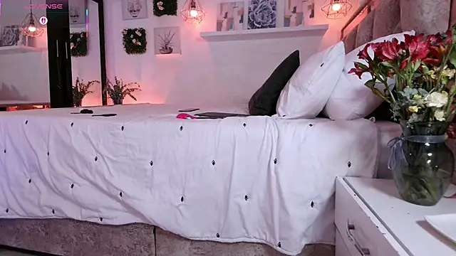 Dulce Morrys online show from September 25, 2025, 4:00 pm