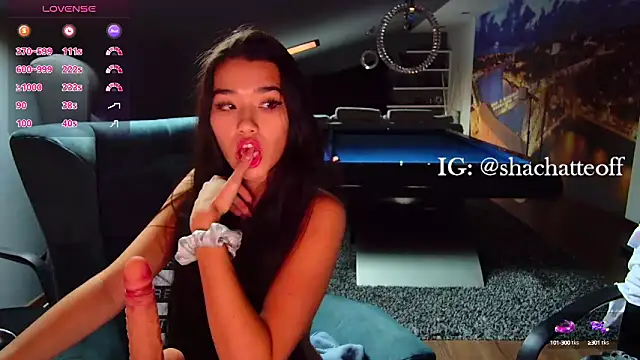 Snapshot of shachatteof chatting on October 5, 2025, 8:23 am shachatteof online show from October 5, 2025, 8:23 am