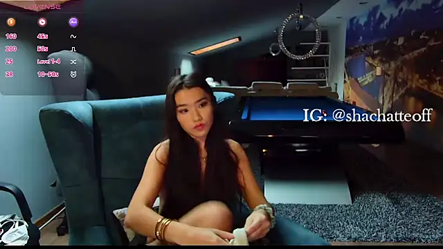 Snapshot of shachatteof chatting on October 17, 2025, 8:39 am shachatteof online show from October 17, 2025, 8:39 am