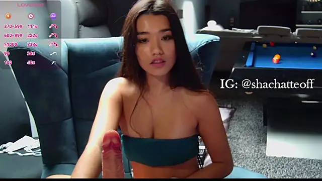 Snapshot of shachatteof chatting on November 1, 2025, 1:02 pm shachatteof online show from November 1, 2025, 1:02 pm