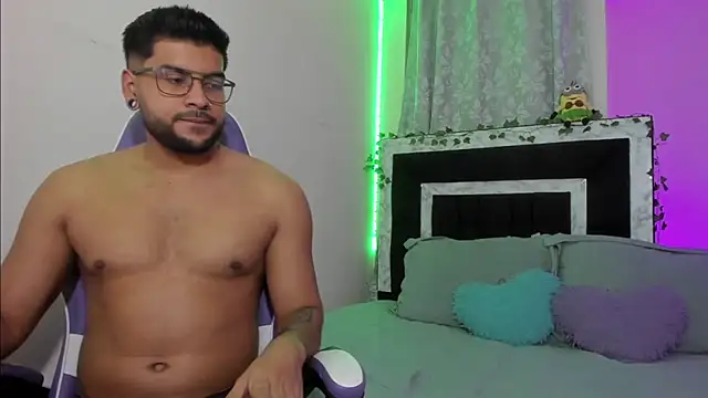 Snapshot of sophie_cute66 chatting on February 26, 2025, 5:42 am sophie cute66 online show from February 26, 2025, 5:42 am