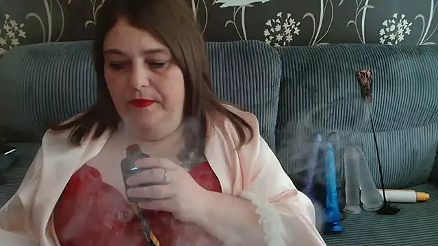 Snapshot of HouseWifeWhore_Milf chatting on September 19, 2025, 12:50 pm HouseWifeWhore Milf online show from September 19, 2025, 12:50 pm