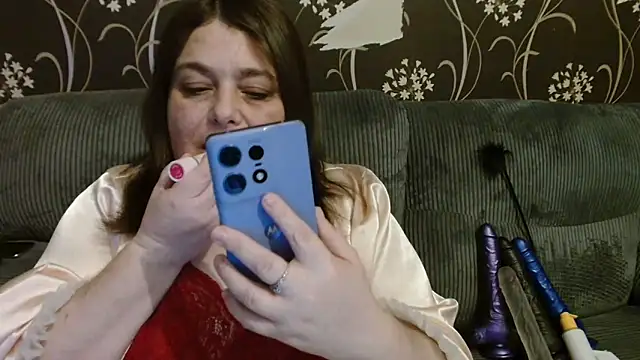 Snapshot of HouseWifeWhore_Milf chatting on November 7, 2025, 10:43 pm HouseWifeWhore Milf online show from November 7, 2025, 10:43 pm