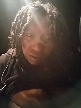 markquanna online show from December 5, 2025, 8:12 am