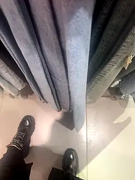 Snapshot of CrazzyChicks chatting on October 2, 2025, 7:15 am CrazzyChicks online show from October 2, 2025, 7:15 am