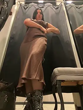 Snapshot of CrazzyChicks chatting on October 8, 2025, 6:44 am CrazzyChicks online show from October 8, 2025, 6:44 am