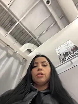 Snapshot of CrazzyChicks chatting on November 22, 2025, 7:29 am CrazzyChicks online show from November 22, 2025, 7:29 am