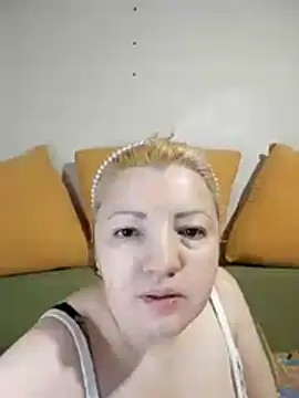 stefanyharper16 online show from November 2, 2025, 2:41 pm