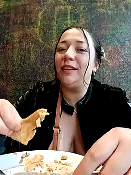 Snapshot of isabella_rossse chatting on March 6, 2025, 8:37 pm isabella rossse online show from March 6, 2025, 8:37 pm