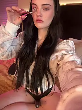 Snapshot of KarissaChantelle chatting on February 10, 2026, 4:11 pm KarissaChantelle online show from February 10, 2026, 4:11 pm