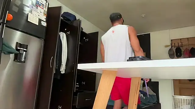 romeolovedark online show from April 13, 2026, 8:47 pm