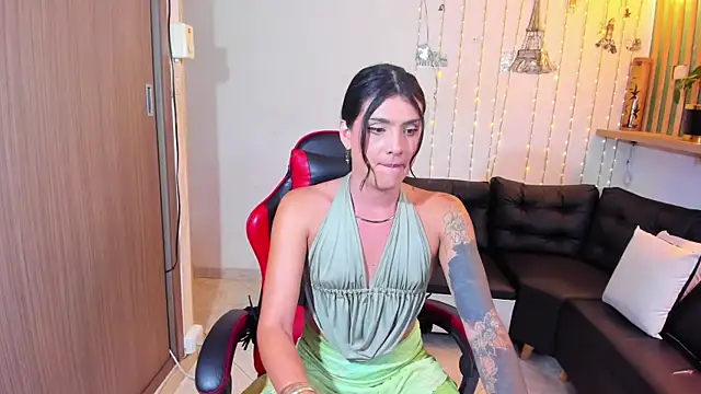 Snapshot of ximena22love chatting on June 8, 2026, 9:15 pm ximena22love online show from June 8, 2026, 9:15 pm