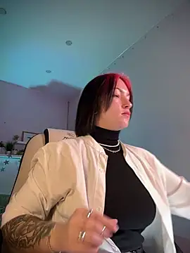 IvyHoney online show from January 8, 2025, 6:31 am