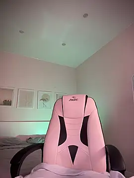 IvyHoney online show from January 11, 2025, 9:57 am