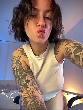 IvyHoney online show from January 12, 2025, 10:34 am