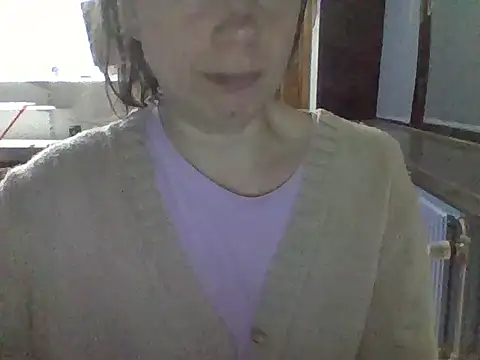 Snapshot of Moi_Lina chatting on November 15, 2025, 1:25 am Moi Lina online show from November 15, 2025, 1:25 am